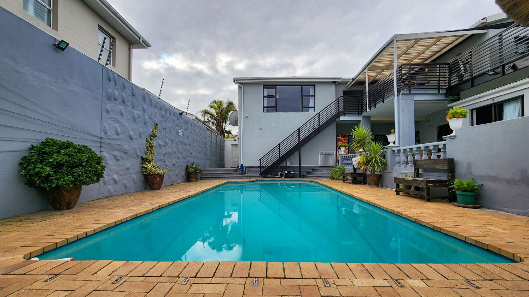 Guesthouse for sale in Table View - PGLAG1715986