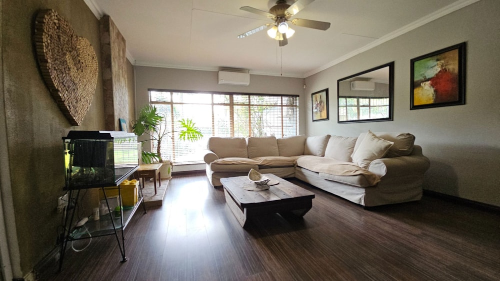 House for sale in Risiville - 1VT1715977