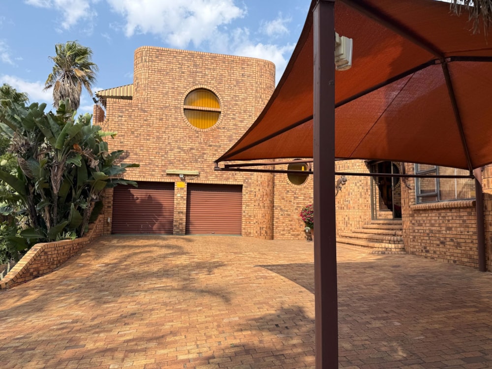 Double-storey house for sale in Ben Fleur - 1WD1716145