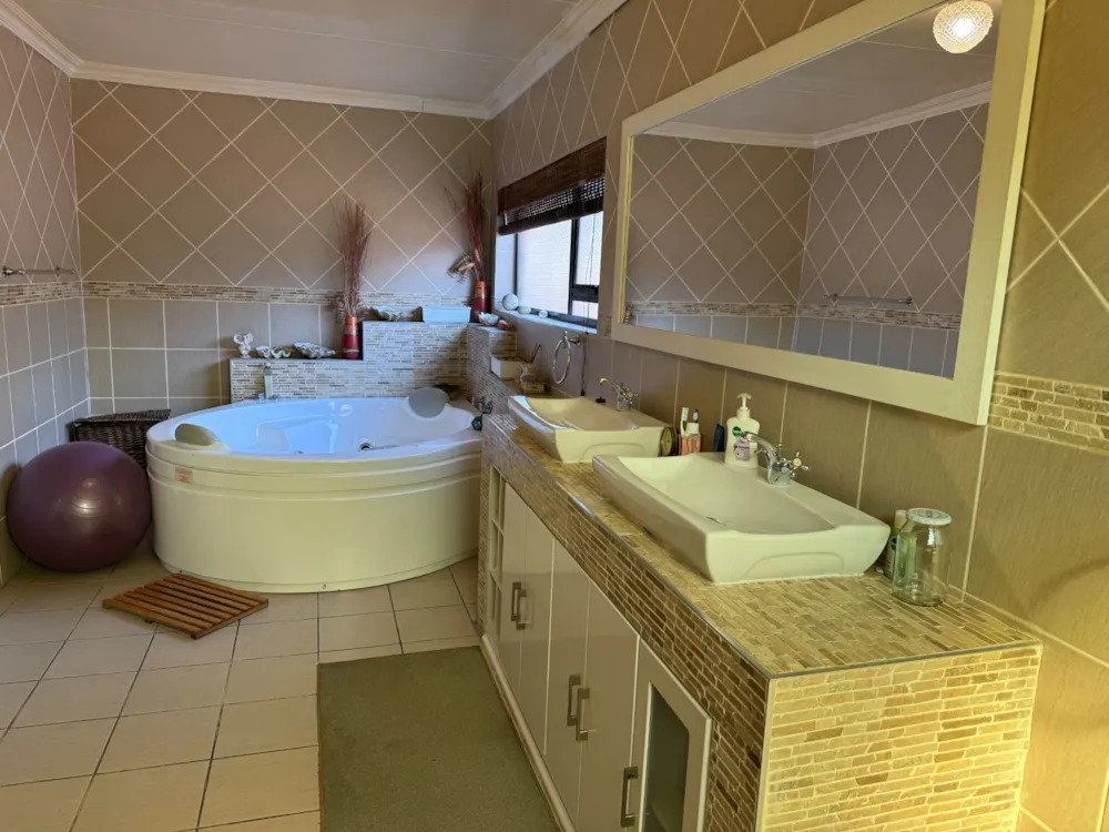 Double-storey house for sale in Reyno Ridge - 1WD1716145 Double-storey house for sale in Reyno Ridge - 1WD1716145