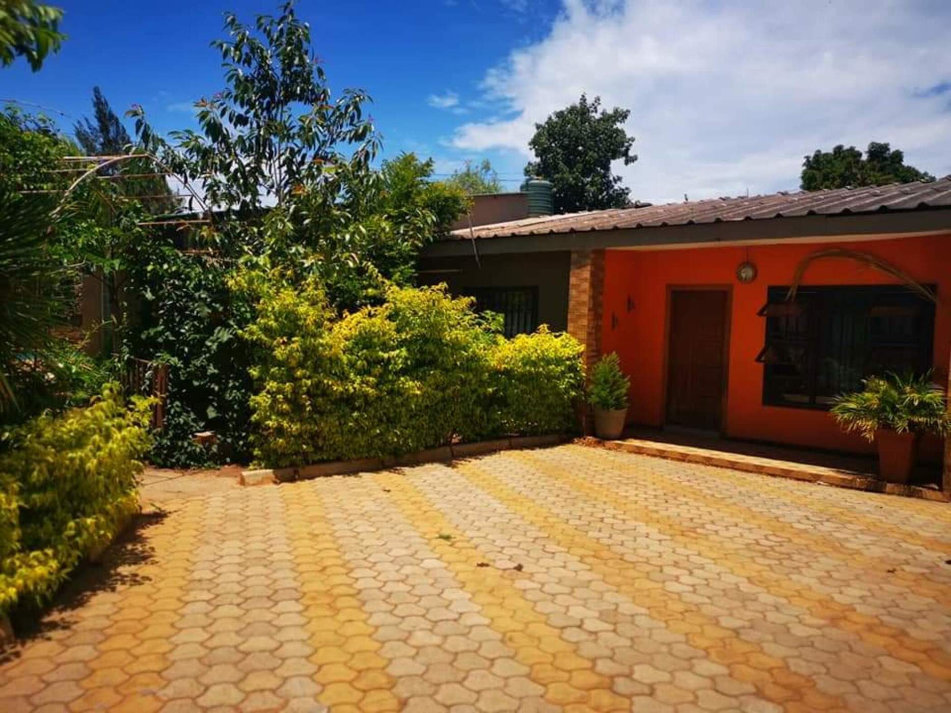 Security estate home for sale in Woodlands Extension, Zambia - 3ZA1716016