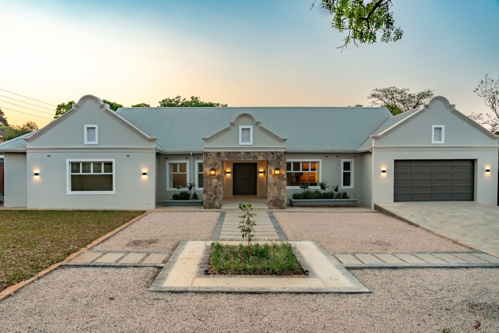 House for sale in Helensvale, Zimbabwe - 3ZB1716033 House for sale in Helensvale, Zimbabwe - 3ZB1716033