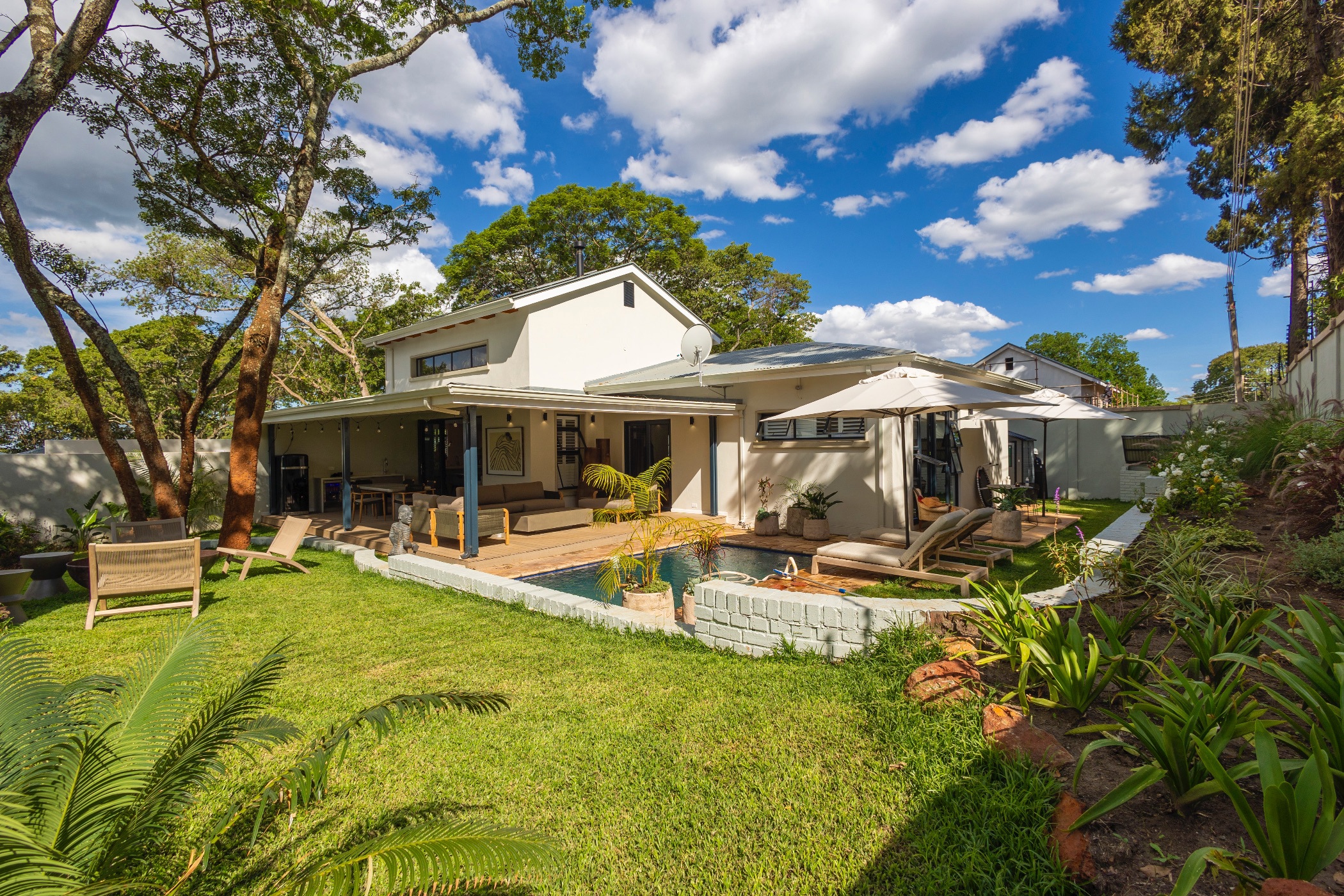 Security complex home for sale in Chisipite, Zimbabwe - 3ZB1716093