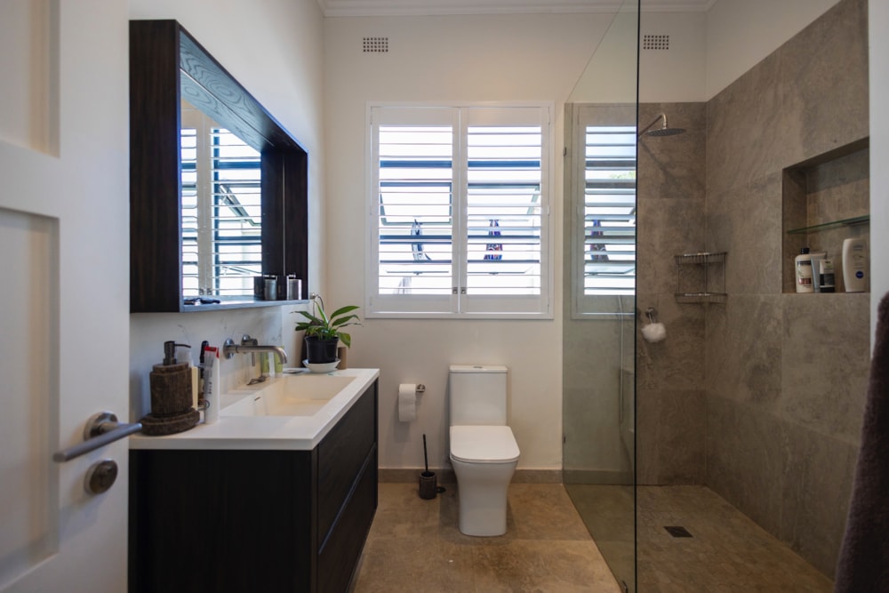 Security complex home for sale in Chisipite, Zimbabwe - 3ZB1716093