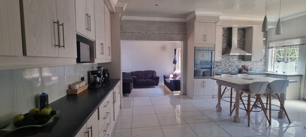 House for sale in Verwoerdpark, Kimberley - 1KJ1716469