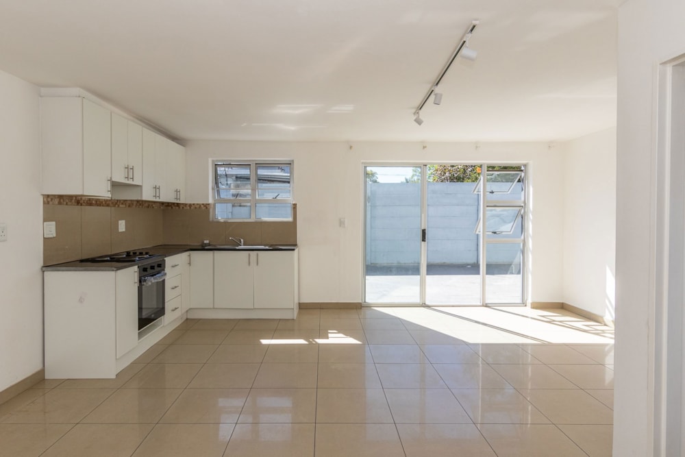 Apartment for sale in Wynberg, Cape Town - KW1716244