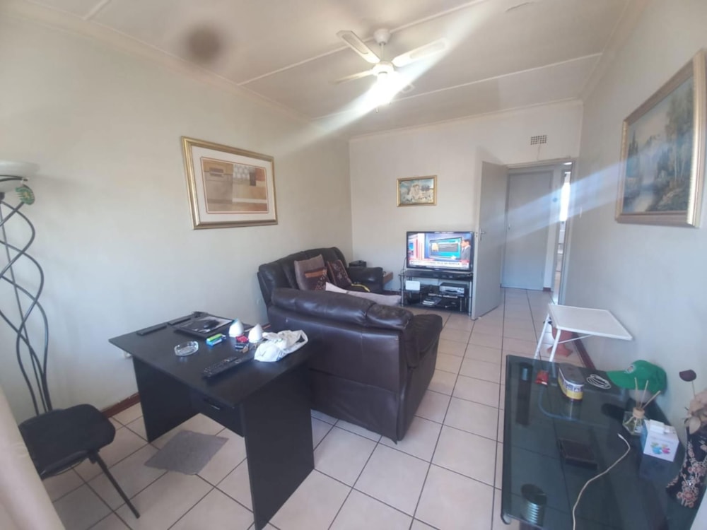 Apartment for sale in Rosettenville - 1GV1716186 Apartment for sale in Rosettenville - 1GV1716186