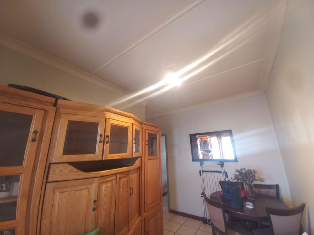 Apartment for sale in Rosettenville - 1GV1716186 Apartment for sale in Rosettenville - 1GV1716186