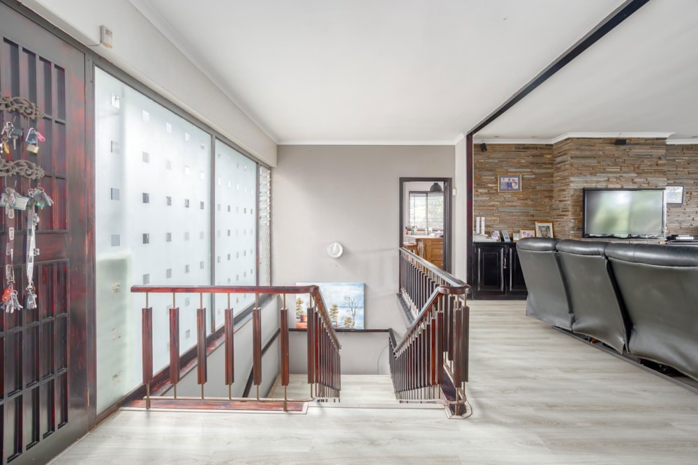 Double-storey house for sale in Beverley Hills, Westville - 1WP1716308 Double-storey house for sale in Beverley Hills, Westville - 1WP1716308