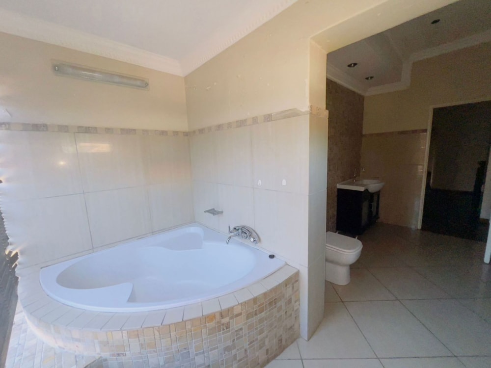 Double-storey house for sale in Reyno Ridge - 1WD1716309