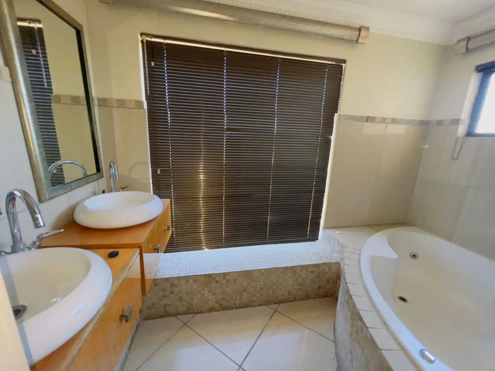 Double-storey house for sale in Reyno Ridge - 1WD1716309 Double-storey house for sale in Reyno Ridge - 1WD1716309
