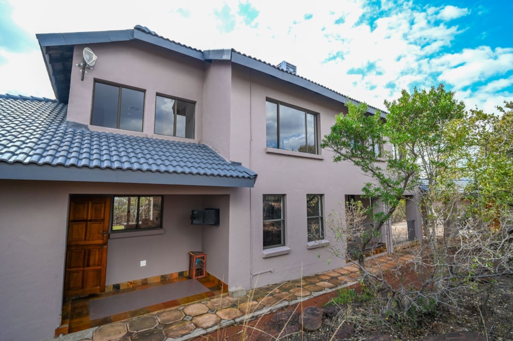 Double-storey house for sale in Modimolle Rural - 1MDM1716364