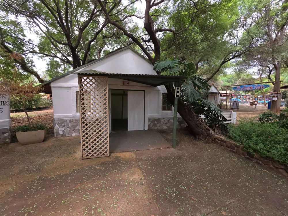 Commercial retail property to rent in Hartbeespoort - 1HR1716445 Commercial retail property to rent in Hartbeespoort - 1HR1716445