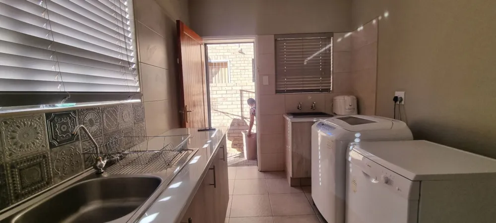 House for sale in Hillcrest, Kimberley - 1KJ1717127 House for sale in Hillcrest, Kimberley - 1KJ1717127