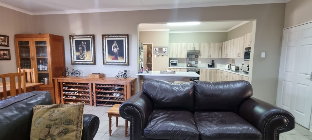 House for sale in Hillcrest, Kimberley - 1KJ1717127 House for sale in Hillcrest, Kimberley - 1KJ1717127