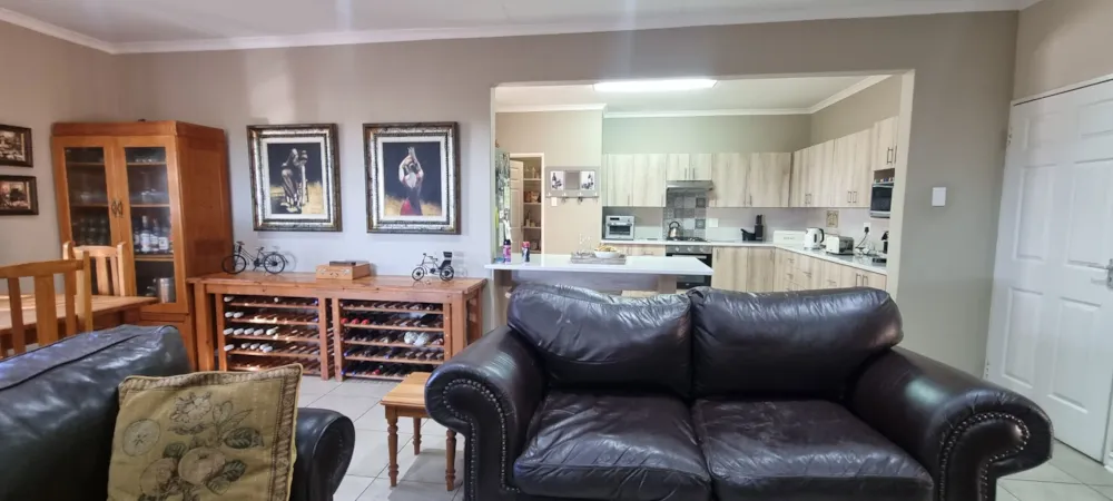 House for sale in Hillcrest, Kimberley - 1KJ1717127 House for sale in Hillcrest, Kimberley - 1KJ1717127