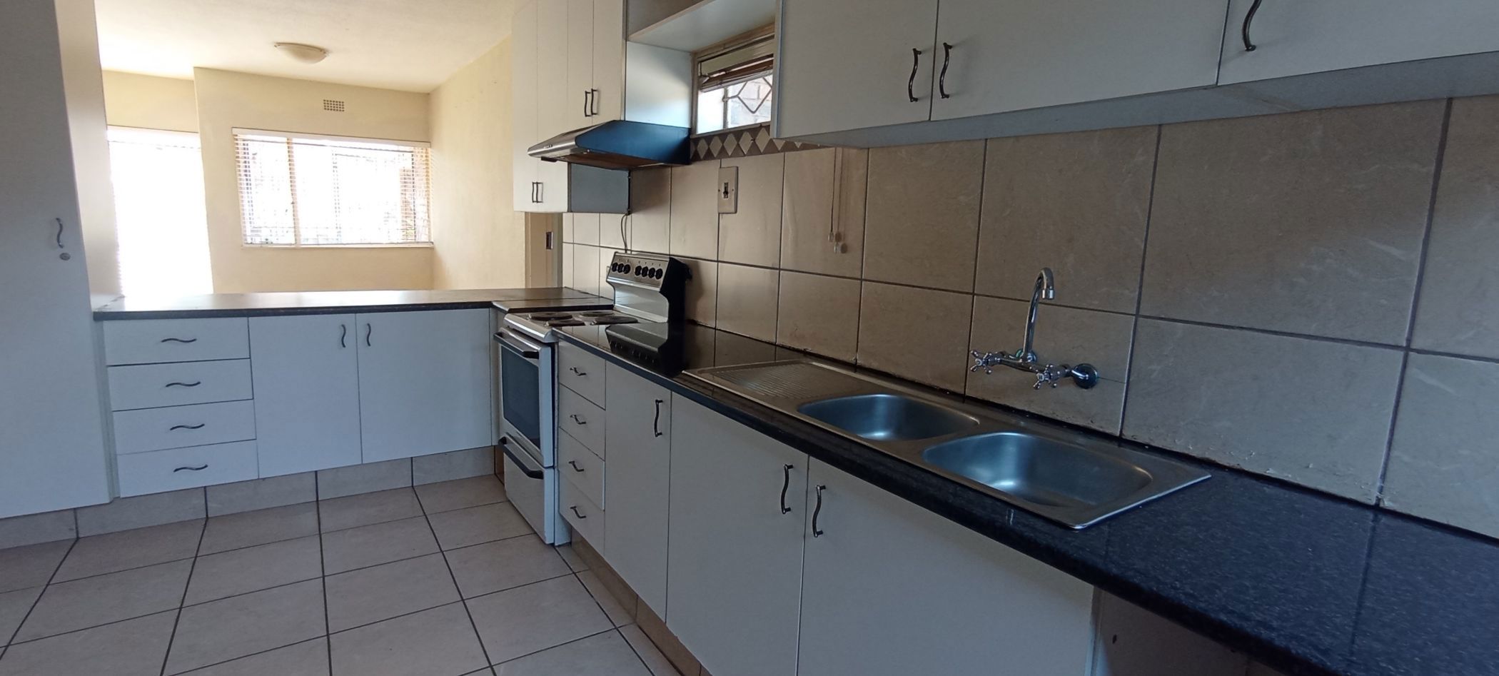 Townhouse to rent in Crystal Park - ENL1716521