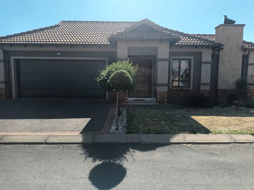 Townhouse for sale in Sunair Park - 1BJ1716547