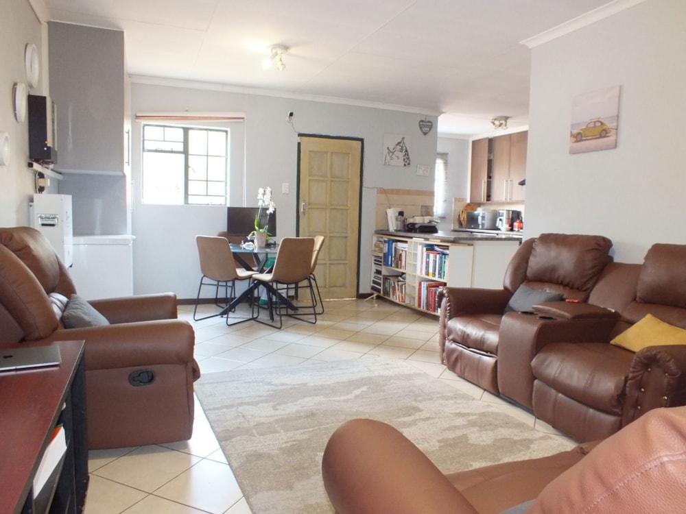 Single-storey cluster for sale in Monavoni - CN1716643