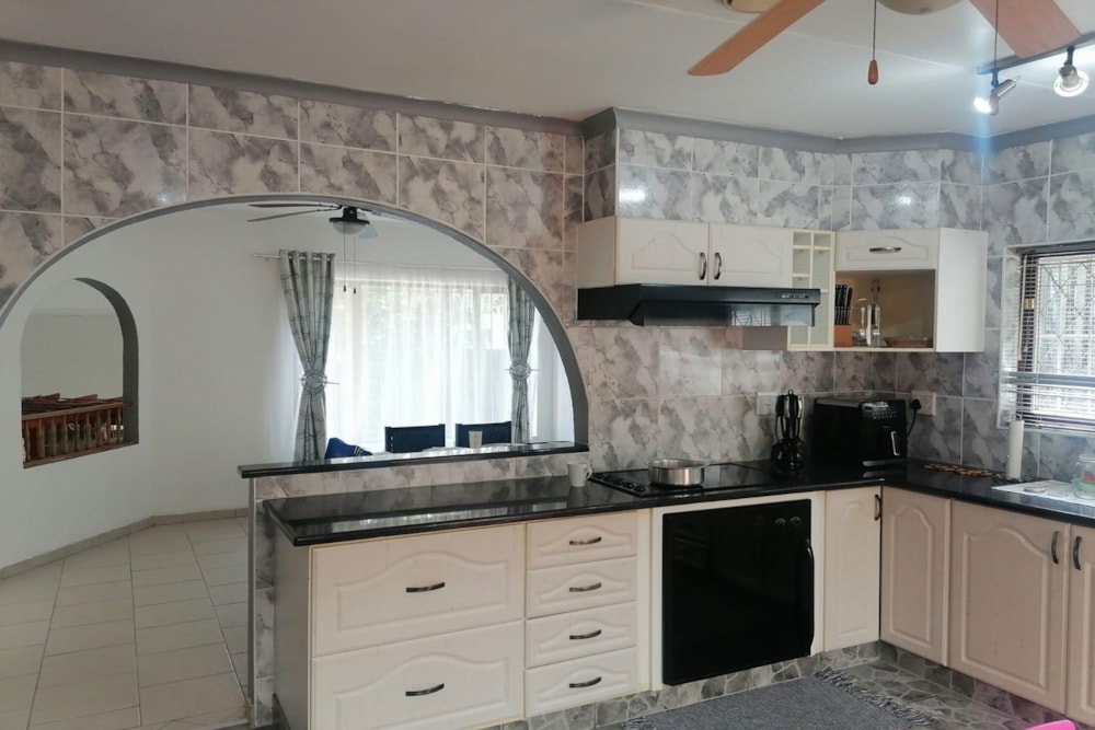 House for sale in Amanzimtoti - 1WB1715620 House for sale in Amanzimtoti - 1WB1715620