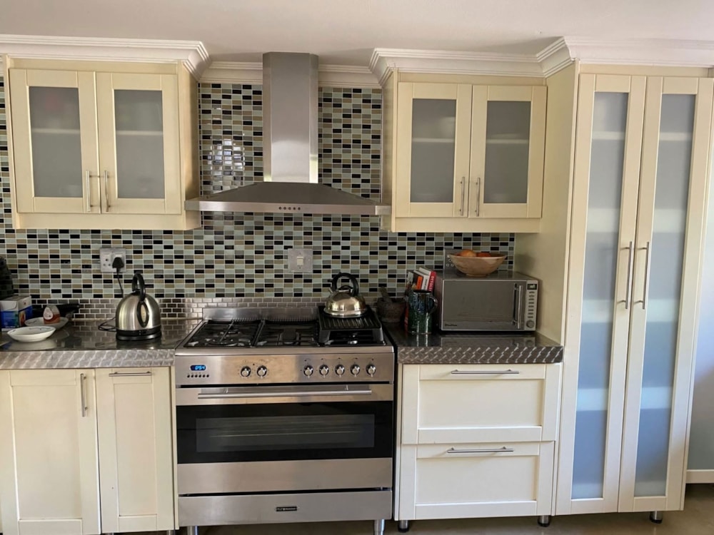 Security complex home let in Hoedspruit - 1HS1701782 Security complex home let in Hoedspruit - 1HS1701782