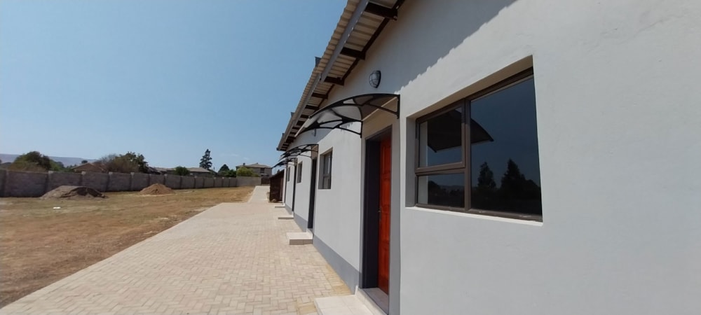 Bachelor apartment to rent in Lydenburg (Mashishing) - 1LY1716240 Bachelor apartment to rent in Lydenburg (Mashishing) - 1LY1716240