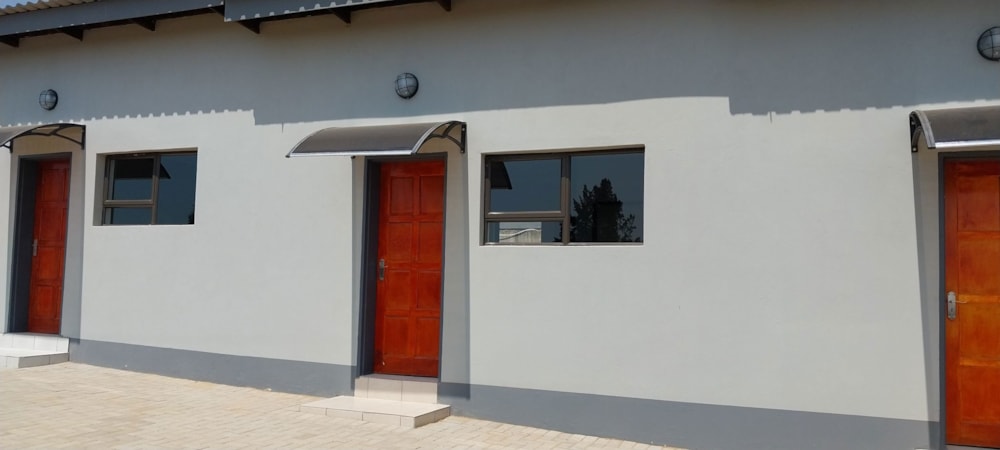 Bachelor apartment to rent in Lydenburg (Mashishing) - 1LY1716240 Bachelor apartment to rent in Lydenburg (Mashishing) - 1LY1716240