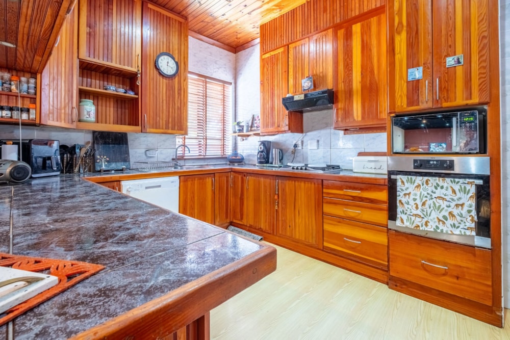 House for sale in Amanzimtoti - 1WB1715254 House for sale in Amanzimtoti - 1WB1715254