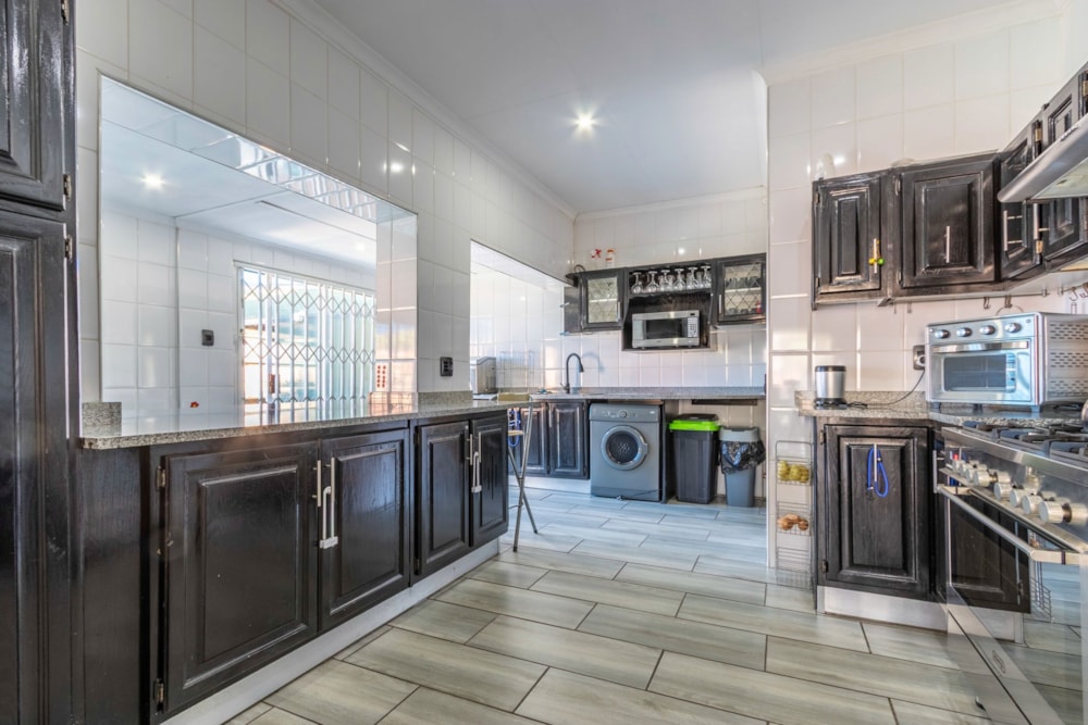 House for sale in Brenthurst - 1BJ1713832 House for sale in Brenthurst - 1BJ1713832