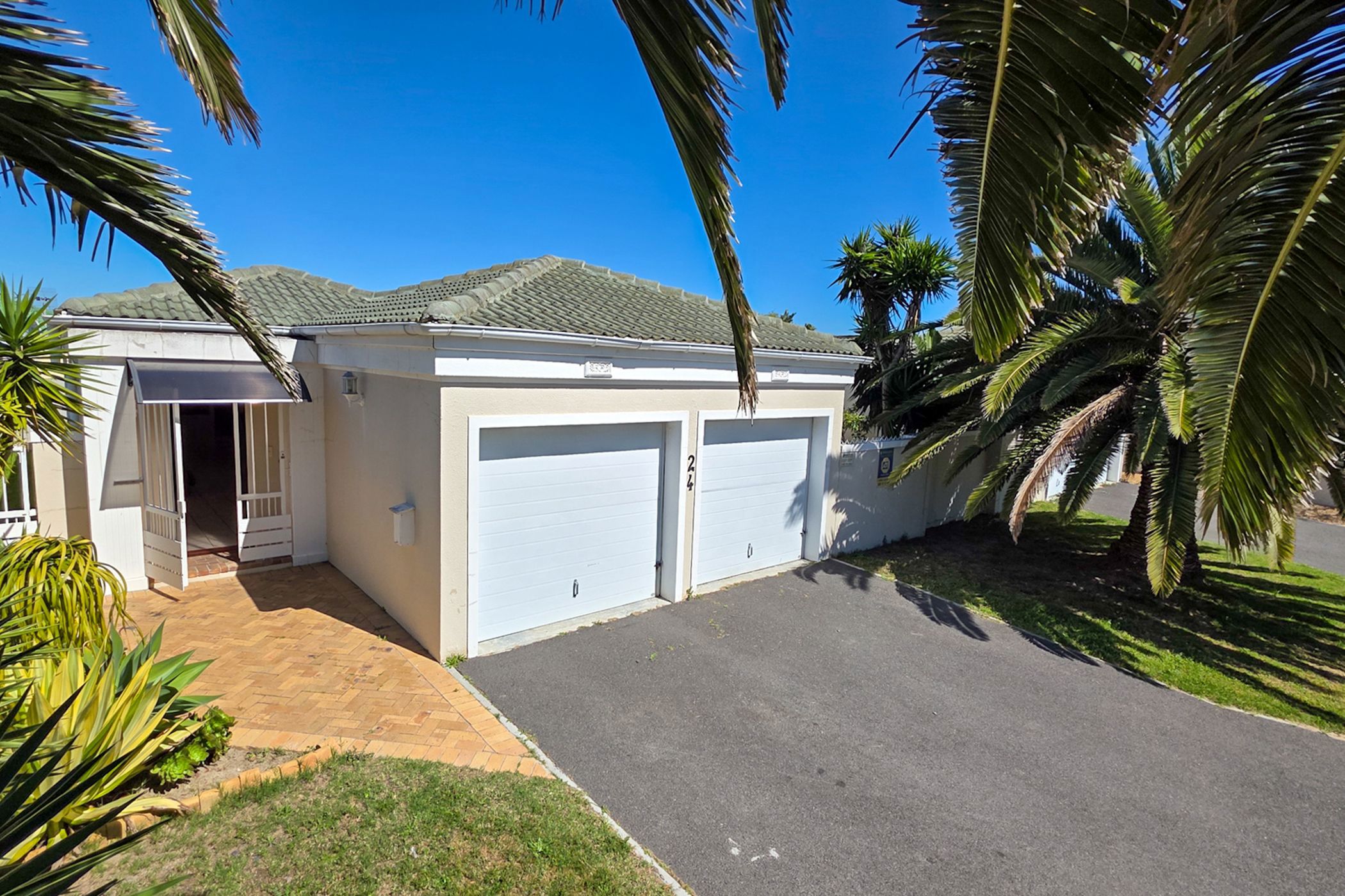 House sold in Sunningdale, Blouberg - 1TV1714258