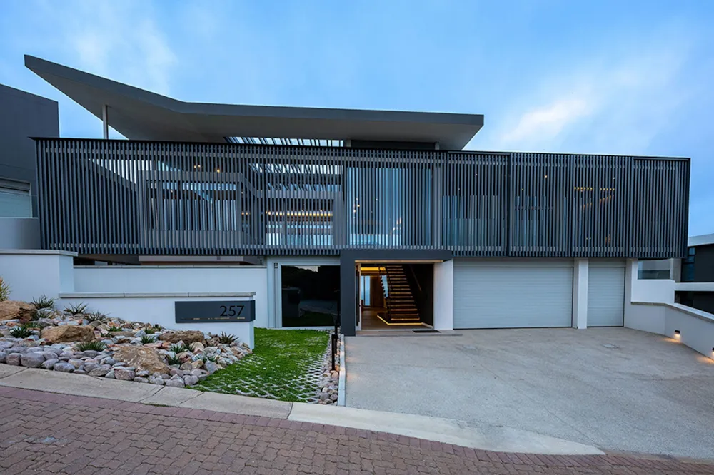 House for sale in Pinnacle Point Golf Estate - 1MB1687824