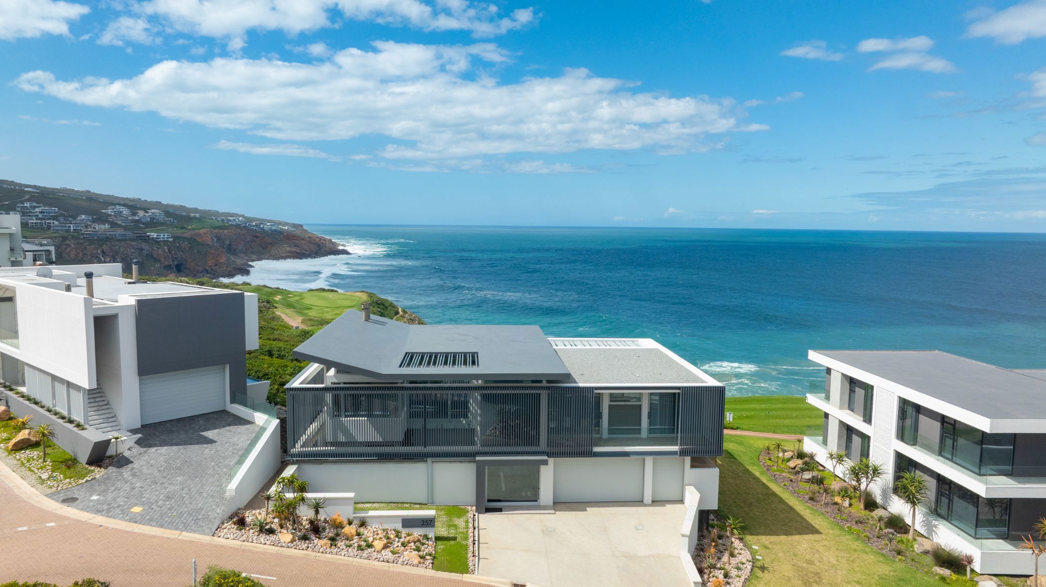 House for sale in Pinnacle Point Golf Estate - 1MB1687824