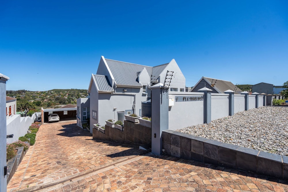 Double-storey house for sale in Grahamstown (Makhanda) - 1GC1716684