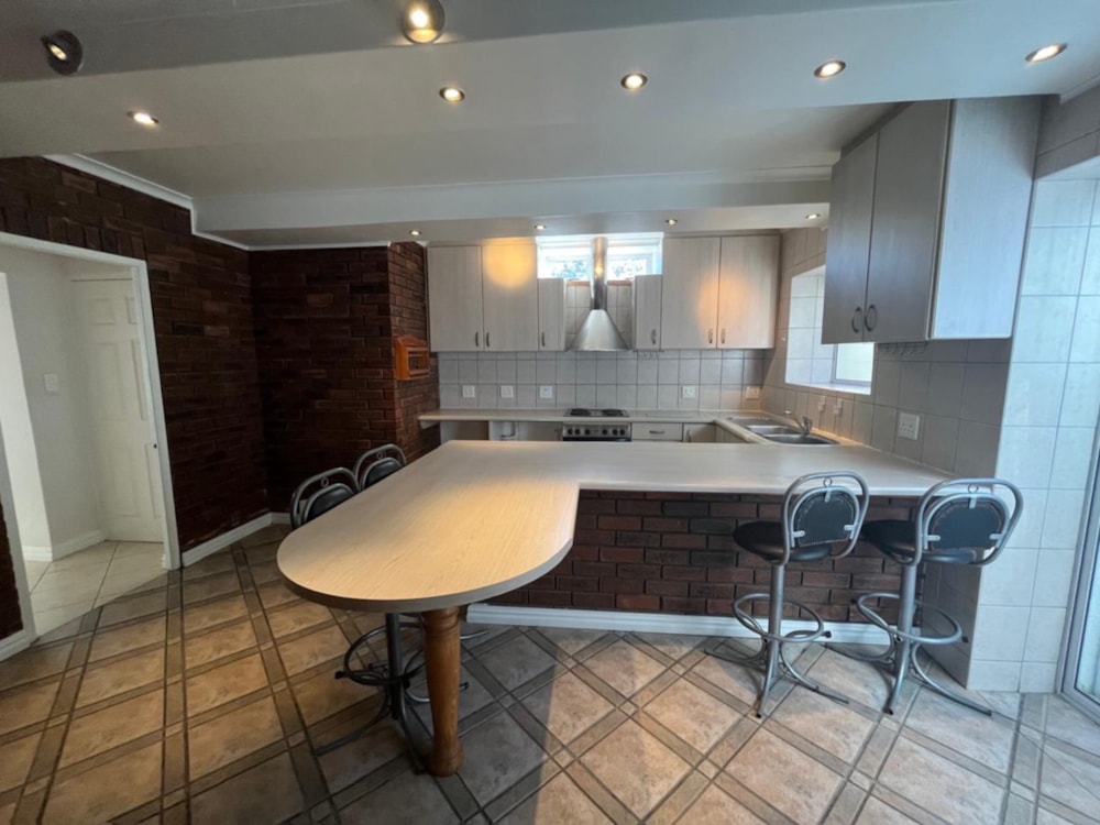 Double-storey house to rent in Plattekloof - 1PLA1715335 Double-storey house to rent in Plattekloof - 1PLA1715335