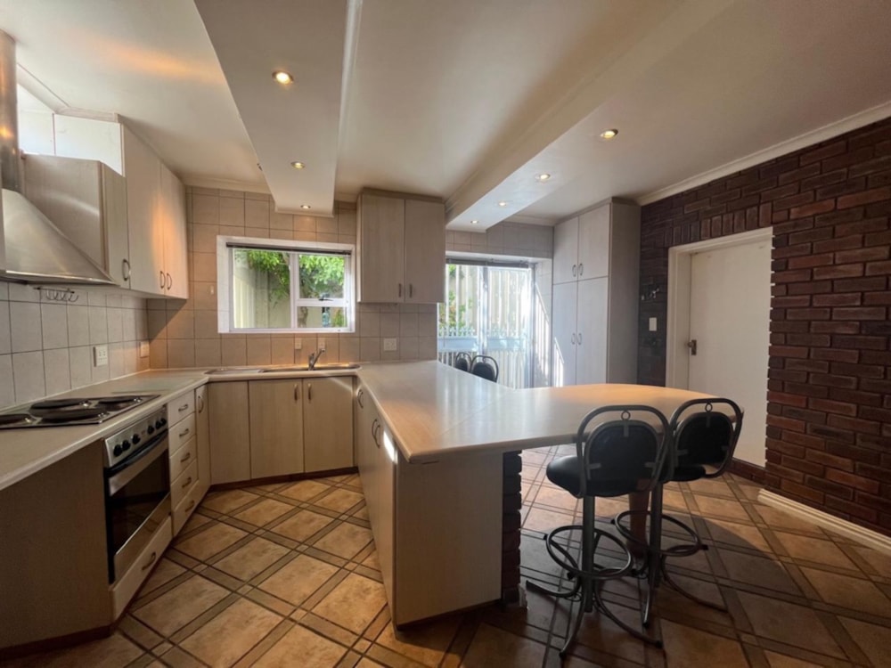 Double-storey house to rent in Plattekloof - 1PLA1715335 Double-storey house to rent in Plattekloof - 1PLA1715335