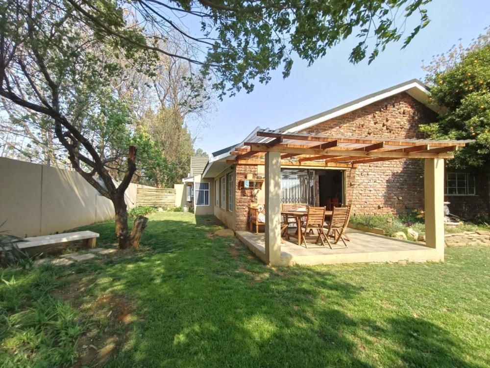 Smallholding let in Bains Vlei - 1BX1714476 Smallholding let in Bains Vlei - 1BX1714476
