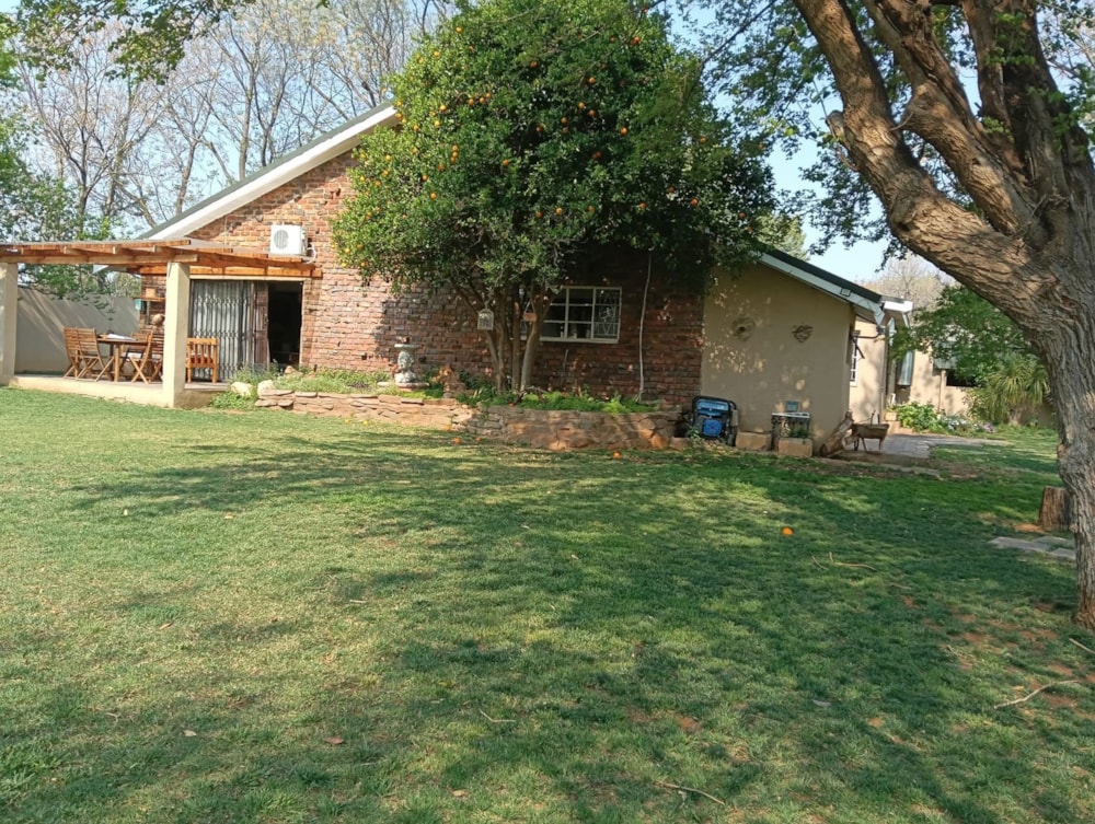 Smallholding let in Bains Vlei - 1BX1714476 Smallholding let in Bains Vlei - 1BX1714476