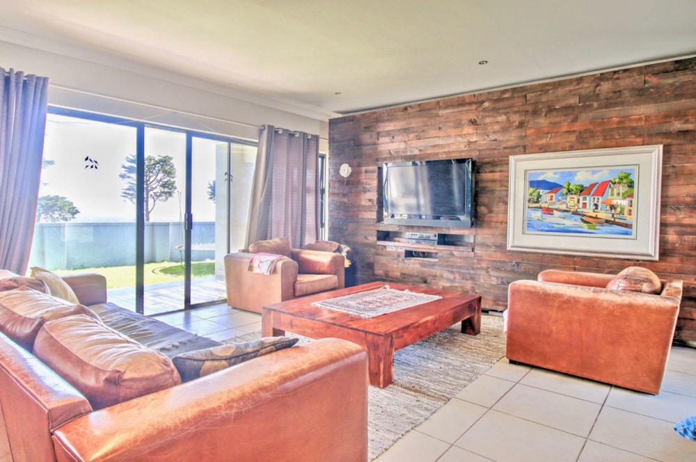 Security complex home to rent in Baronetcy Estate - 1PLA1714399 Security complex home to rent in Baronetcy Estate - 1PLA1714399