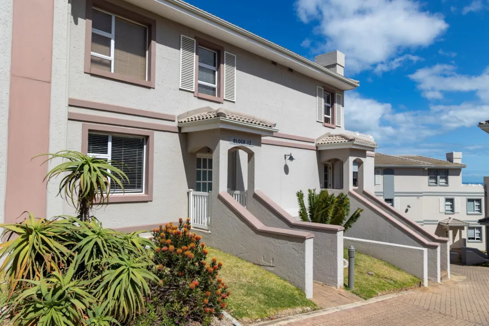 Double-storey apartment for sale in Pinnacle Point Golf Estate - 1MB1715866