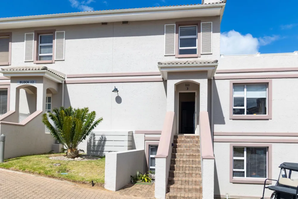 Double-storey apartment for sale in Pinnacle Point Golf Estate - 1MB1715866