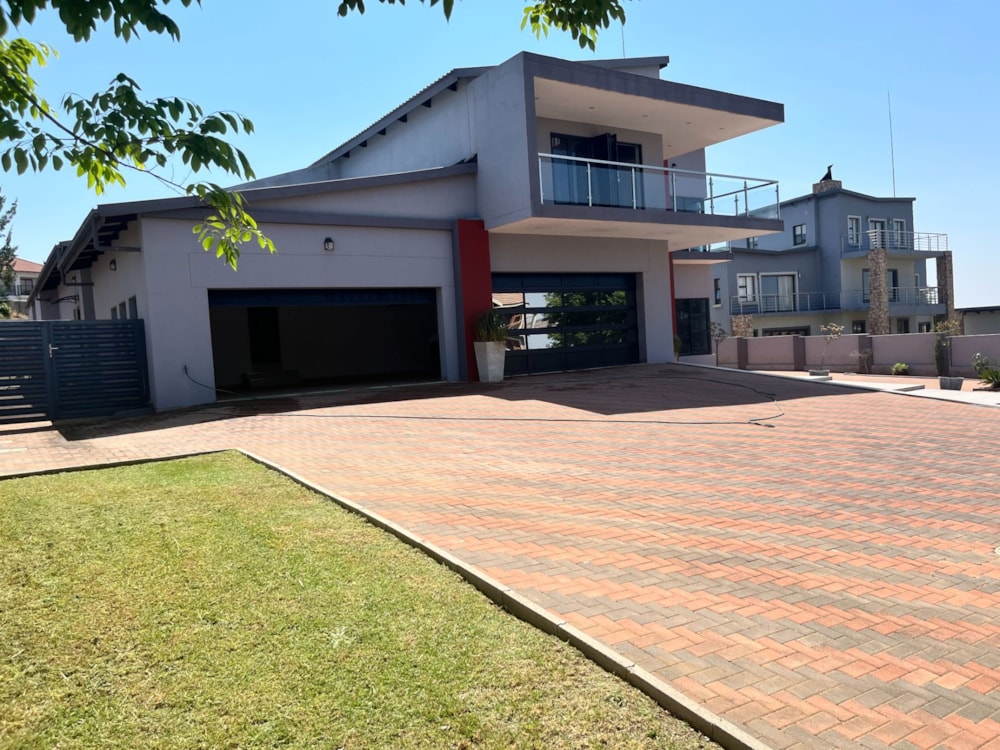 Double-storey house to rent in Aquavista Mountain Estate - PNL1715753 Double-storey house to rent in Aquavista Mountain Estate - PNL1715753