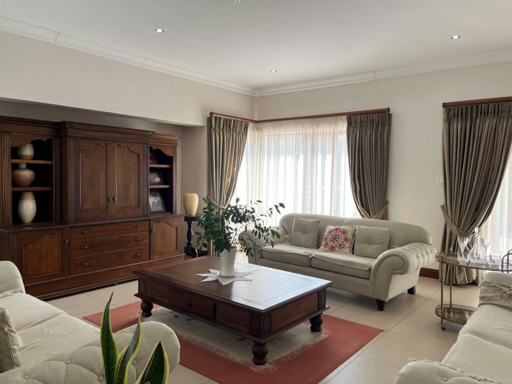 Golf estate house for sale in Nelspruit (Mbombela) - 1NS1715141