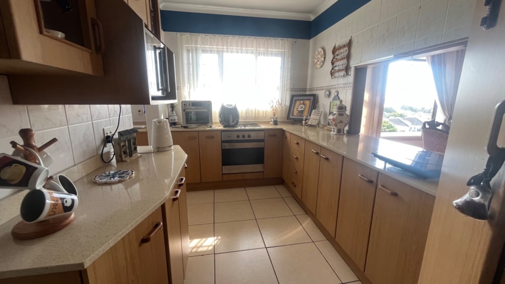 House for sale in Paradise Beach, Jeffreys Bay - 1JF1715094