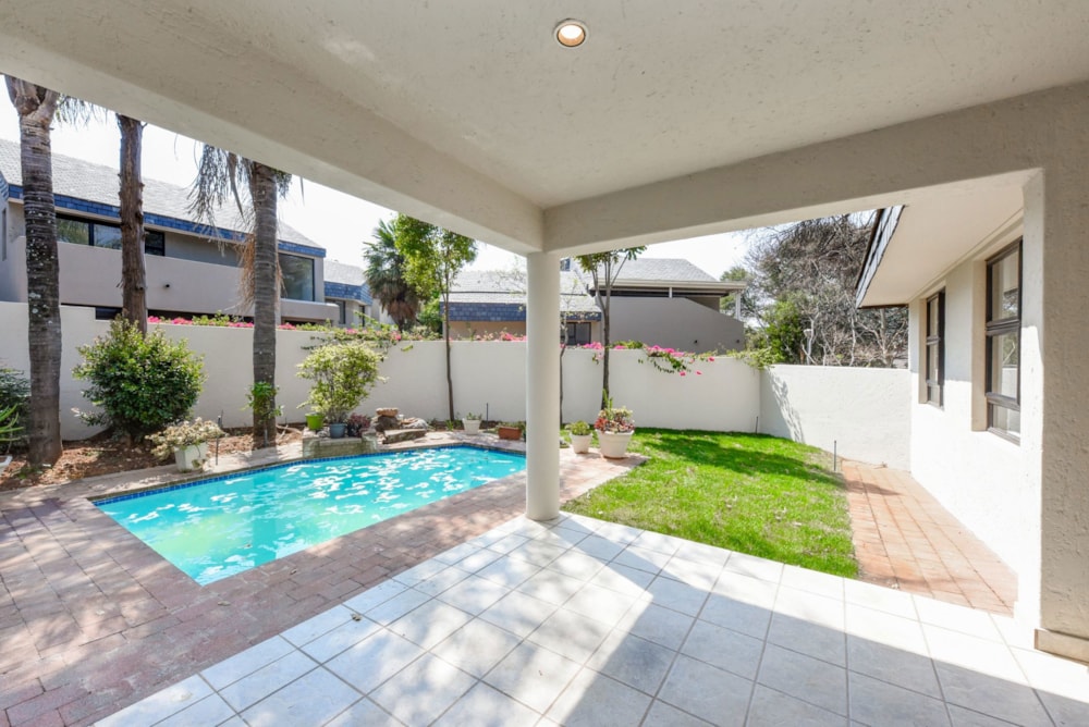 Double-storey cluster for sale in Dainfern Golf Estate - FW1715179