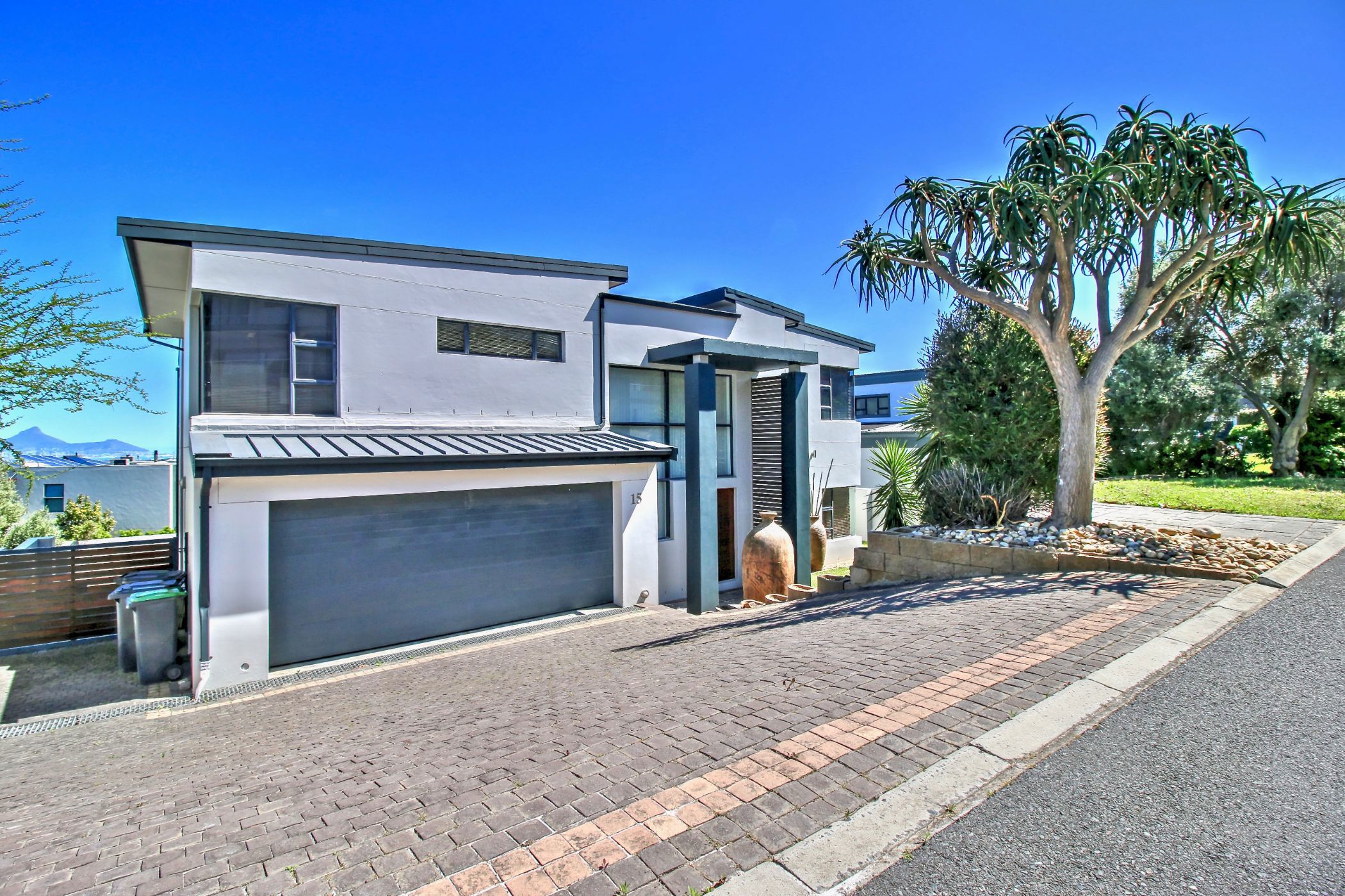 House for sale in Baronetcy Estate - 1PLA1718578