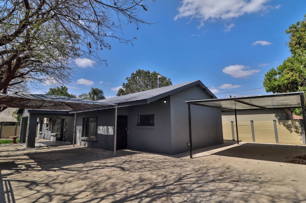 House for sale in Komatipoort - 1NK1715952 House for sale in Komatipoort - 1NK1715952