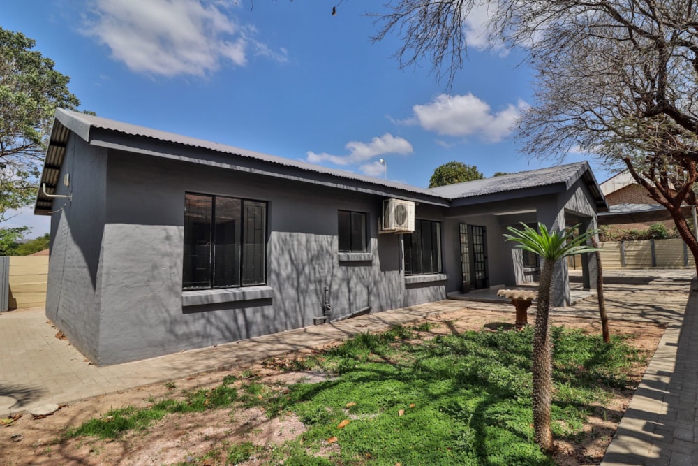 House for sale in Komatipoort - 1NK1715952 House for sale in Komatipoort - 1NK1715952