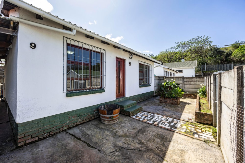 Townhouse for sale in Nahoon Valley Park - 1EZ1714938