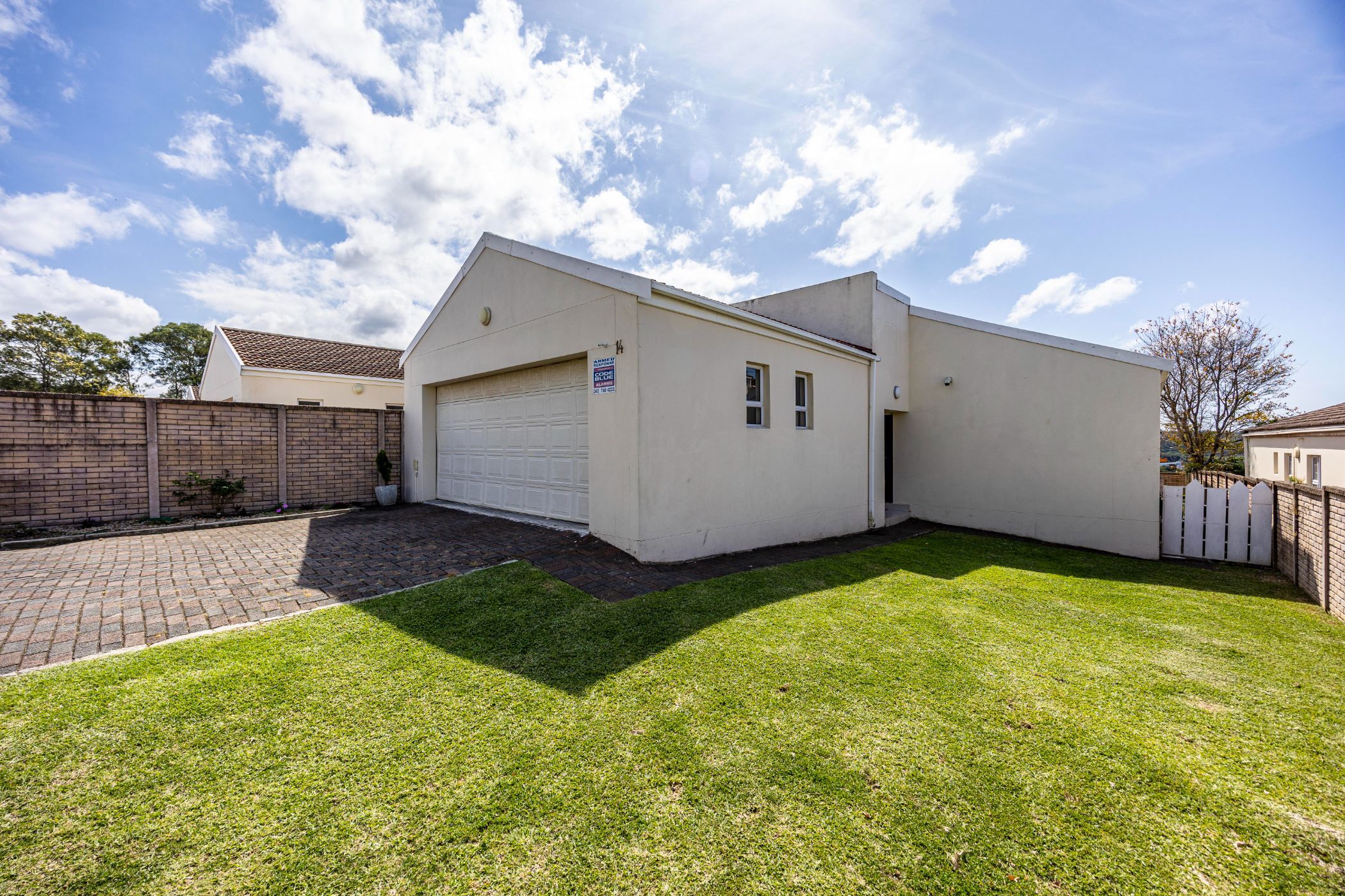 House for sale in Beacon Bay - 1EZ1715033