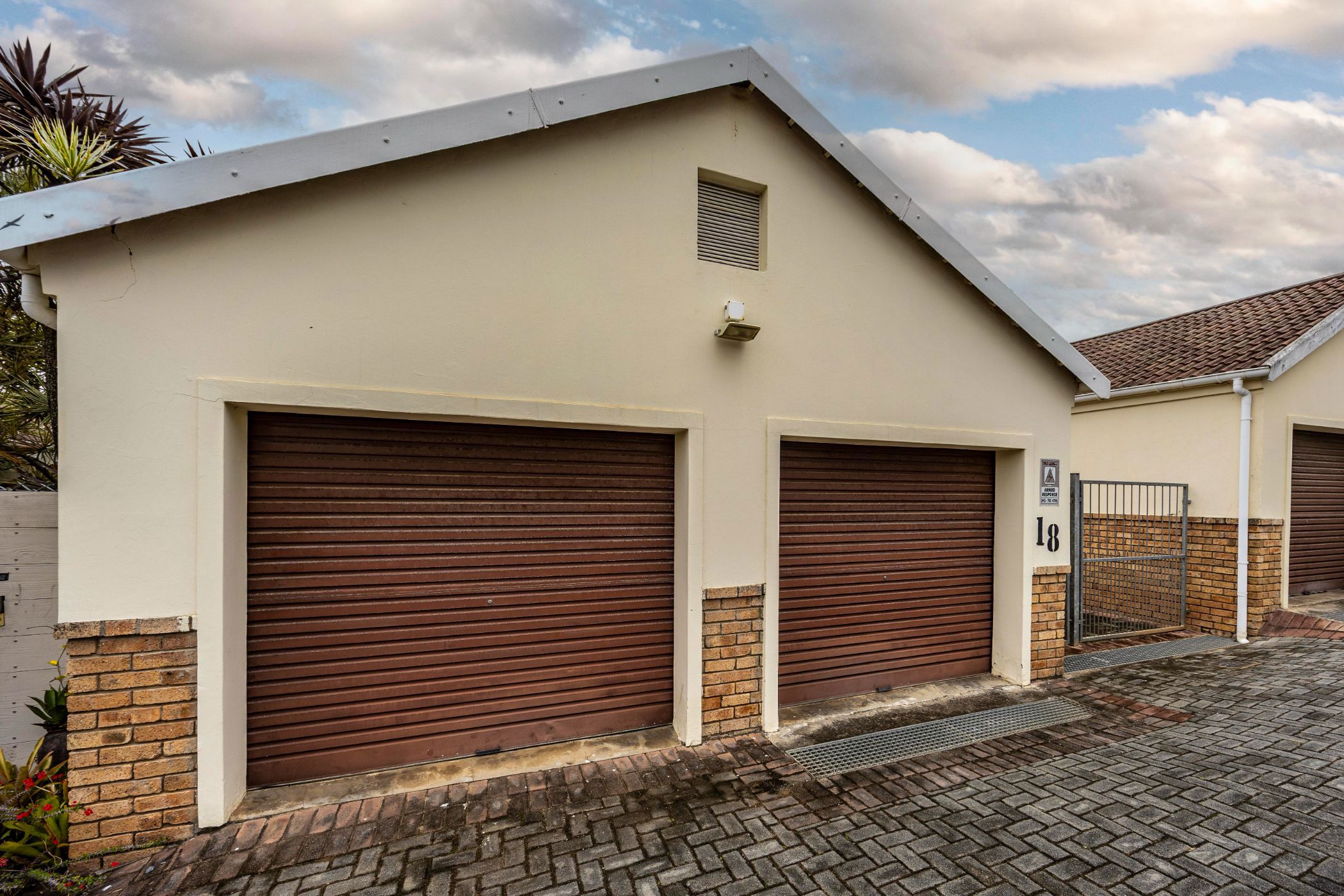 House for sale in Beacon Bay - 1EZ1714765